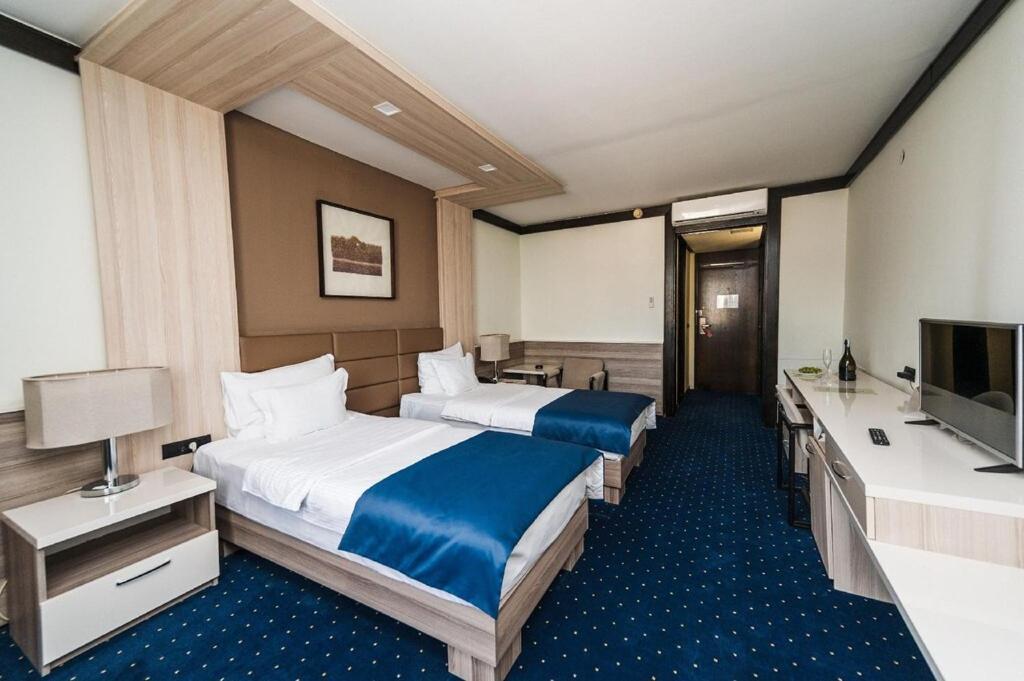 Hotel Holiday Сараєво Екстер'єр фото