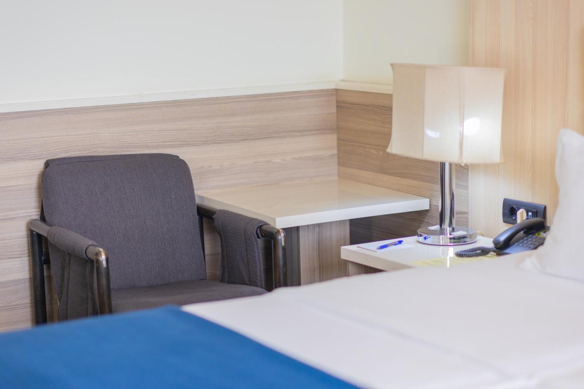 Hotel Holiday Сараєво Екстер'єр фото