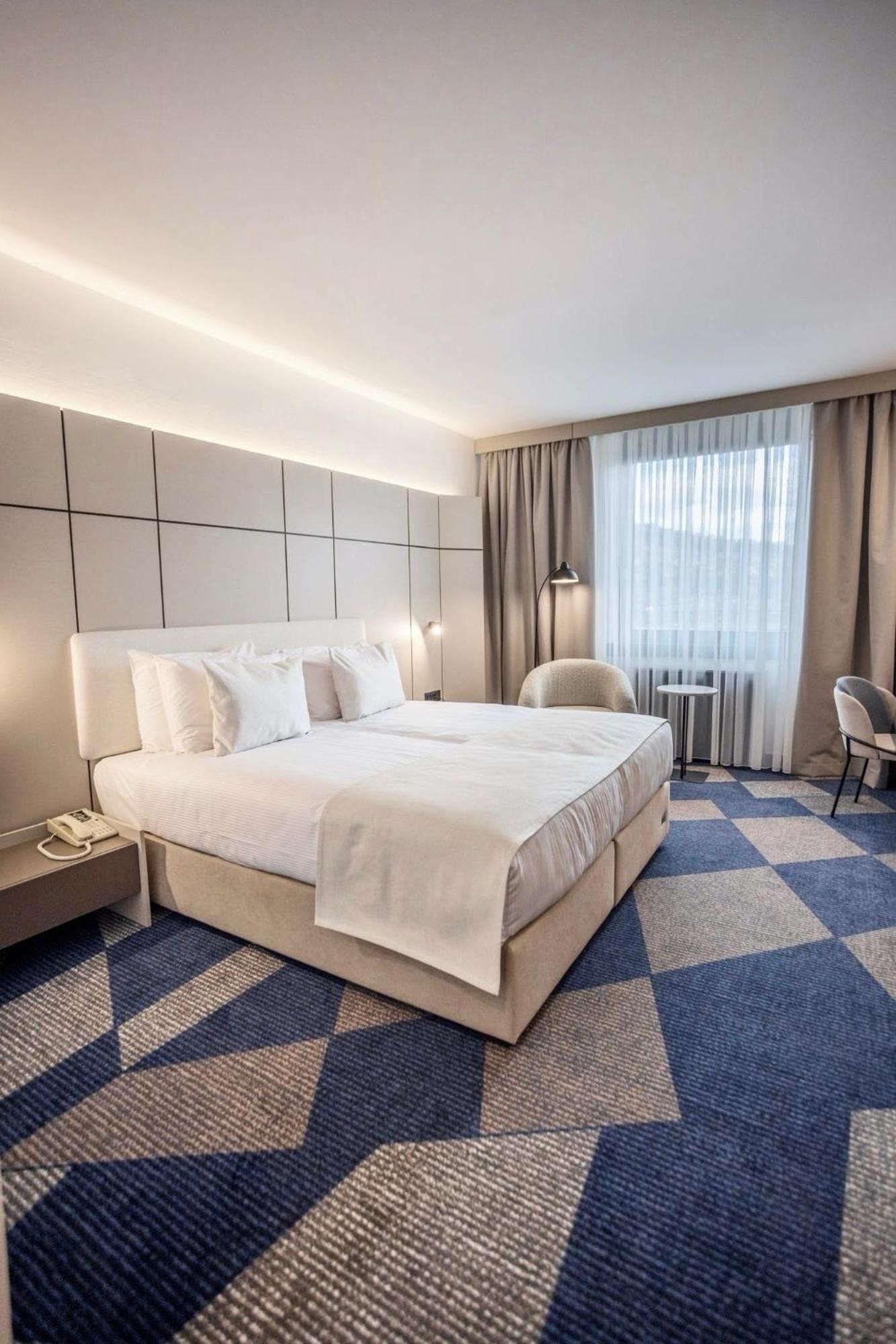 Hotel Holiday Сараєво Екстер'єр фото